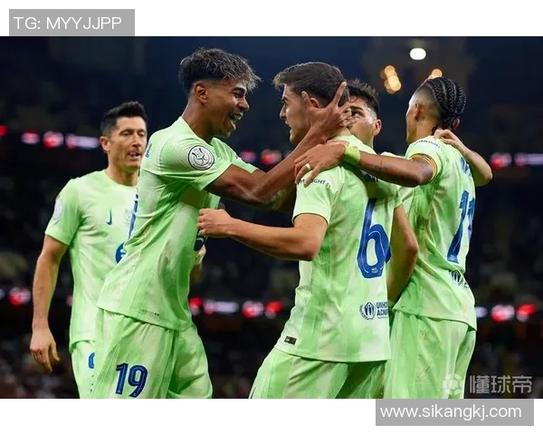 加维在足球场上的独特技术特点与个人风格解析