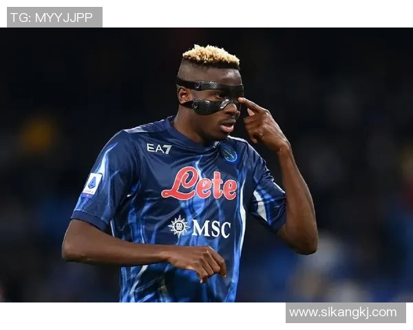 足球明星佩戴防护面罩重返赛场展现不屈精神与勇气