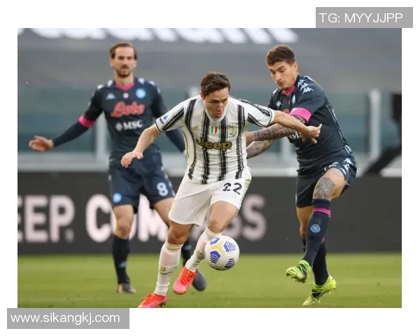 足球明星激情庆祝瞬间掐腰姿势展现团队精神与胜利喜悦 足球明星激情庆祝瞬间掐腰姿势展现团队精神与胜利喜悦