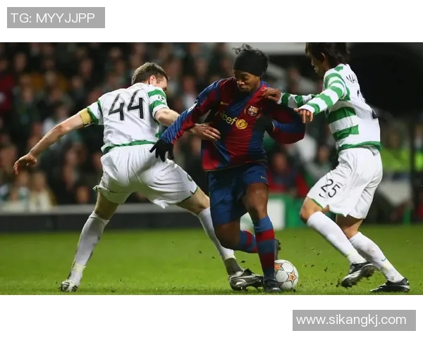 足球明星的魅力与成就全景展示及精彩瞬间图片分享 足球明星的魅力与成就全景展示及精彩瞬间图片分享