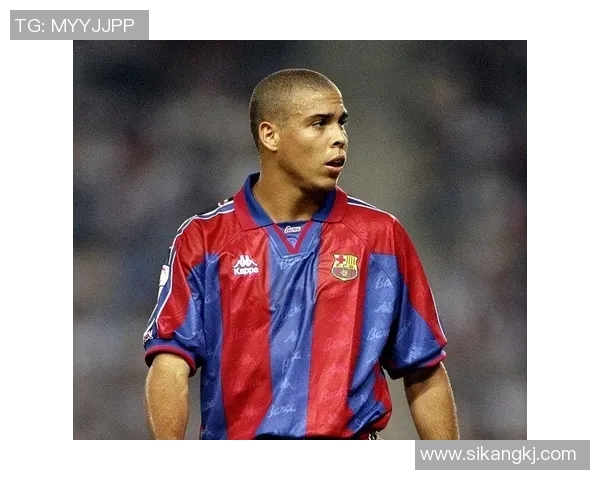 35岁以上足球明星的传奇人生与职业生涯的精彩回顾与启示 35岁以上足球明星的传奇人生与职业生涯的精彩回顾与启示