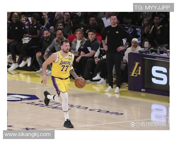 季前赛湖人对快船精彩回放全场录像分析与精彩瞬间集锦 季前赛湖人对快船精彩回放全场录像分析与精彩瞬间集锦