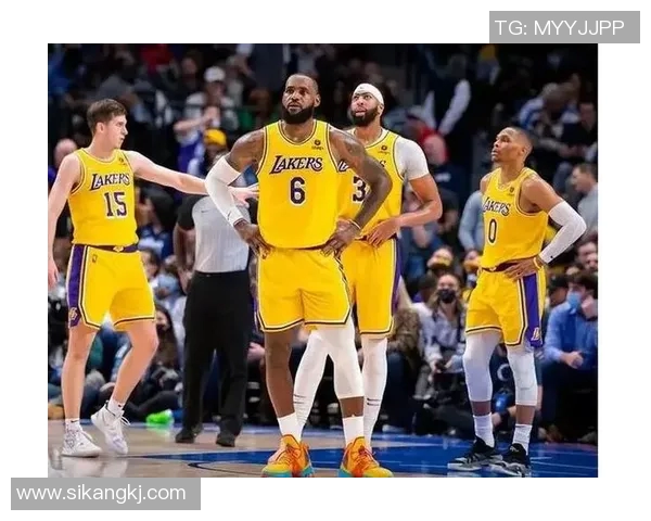 湖人对阵篮网季前赛精彩回顾与球员表现分析 湖人对阵篮网季前赛精彩回顾与球员表现分析